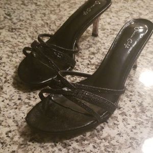 Jessica Carlyle Black Pumps